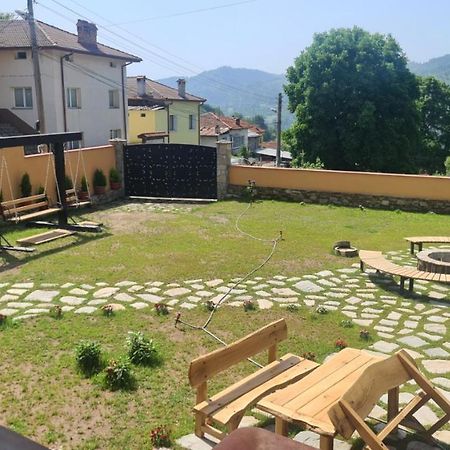 Guesthouse Nefertiti Smoljan Exteriér fotografie