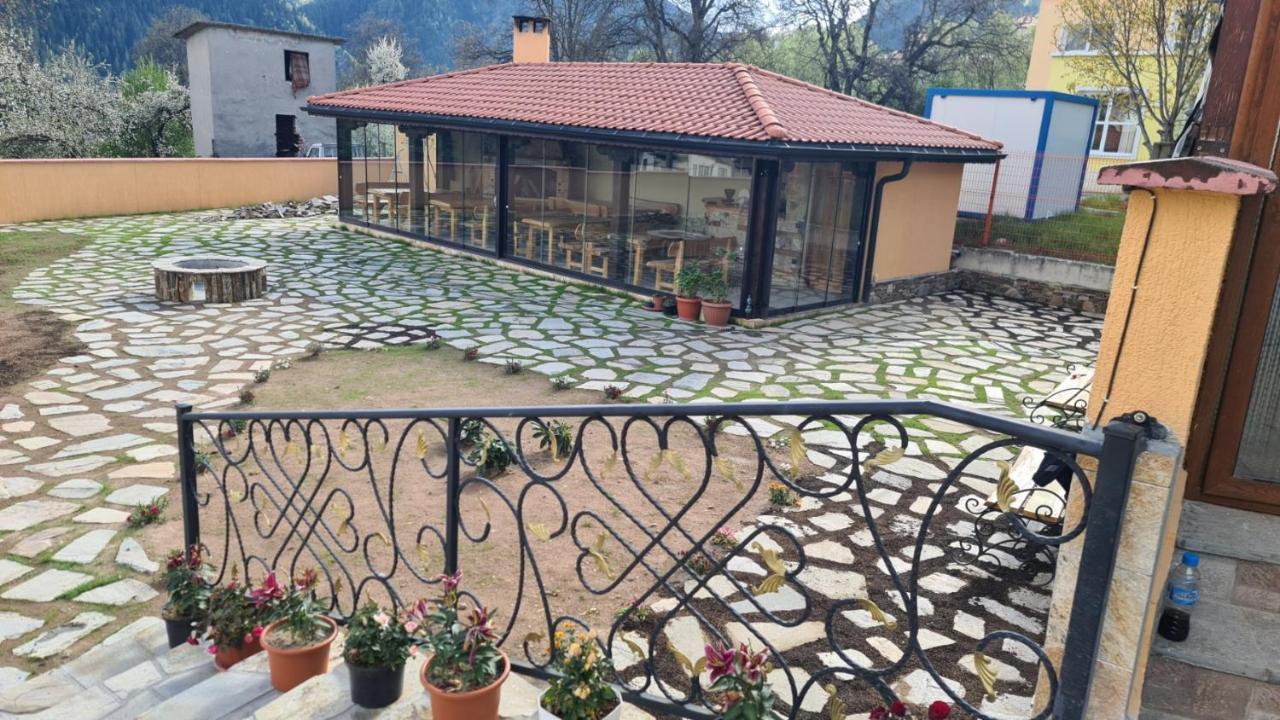 Guesthouse Nefertiti Smoljan Exteriér fotografie