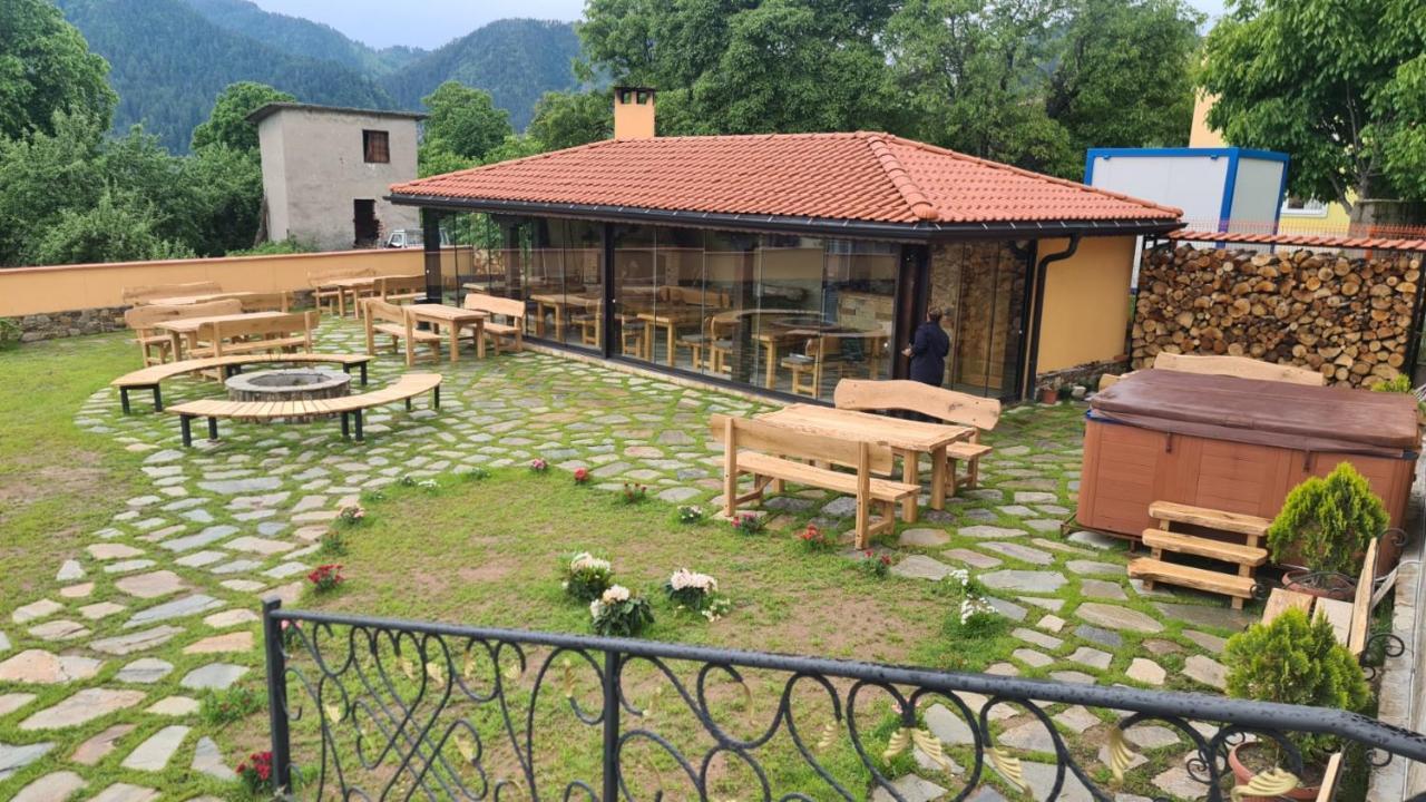 Guesthouse Nefertiti Smoljan Exteriér fotografie